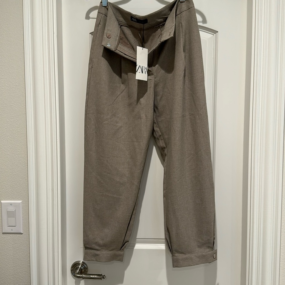 Zara NWT ankle barrel button trousers size small
